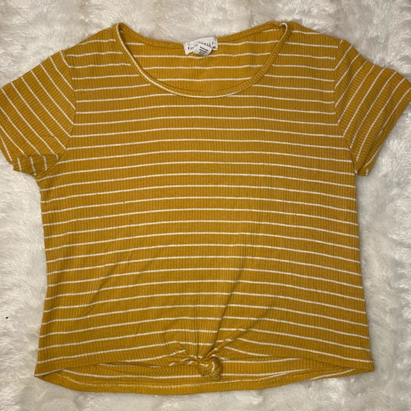 Yellow striped ribbed crop top! - Picture 2 of 3